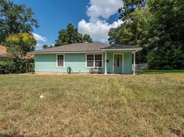 258 W 6th St, Rusk, TX 75785