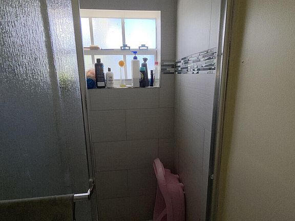 3rd image of 2881 NE 12th Terrace