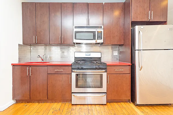 Rented by MySpaceNYC | media 14