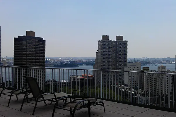 Sold by Corcoran | media 12