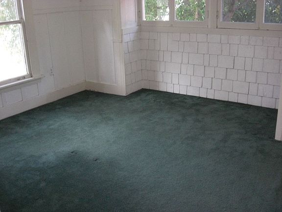 4th image of 6403 Primrose Ave