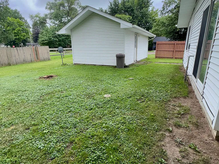1114 Thorndale Dr — Photo 19