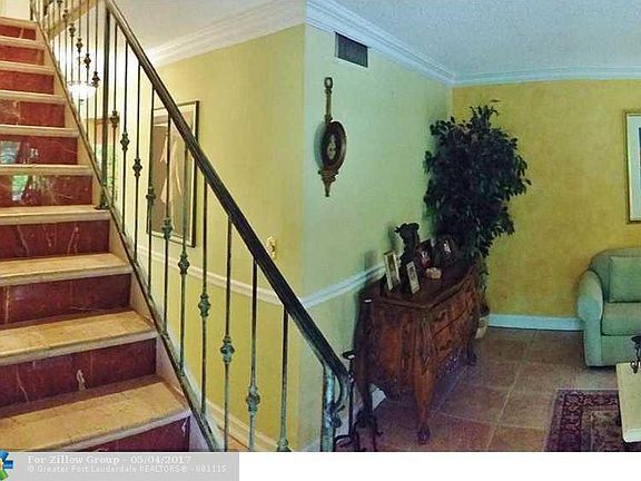 3rd image of 6001 Bayview Dr