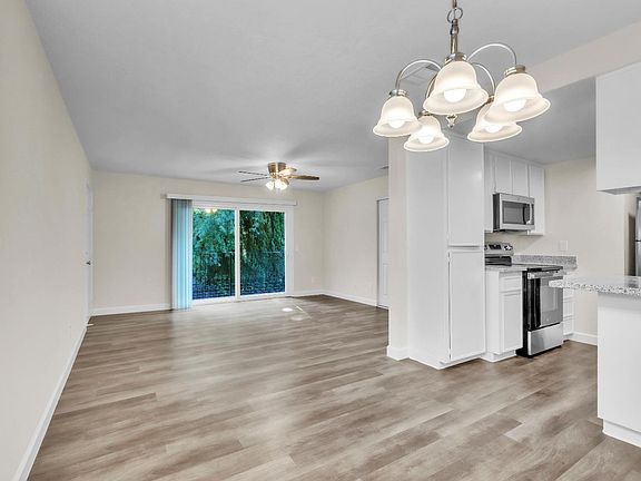 5th image of 128 Del Rio Court #4