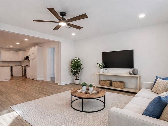 5th image of 808 W Idaho Ave
