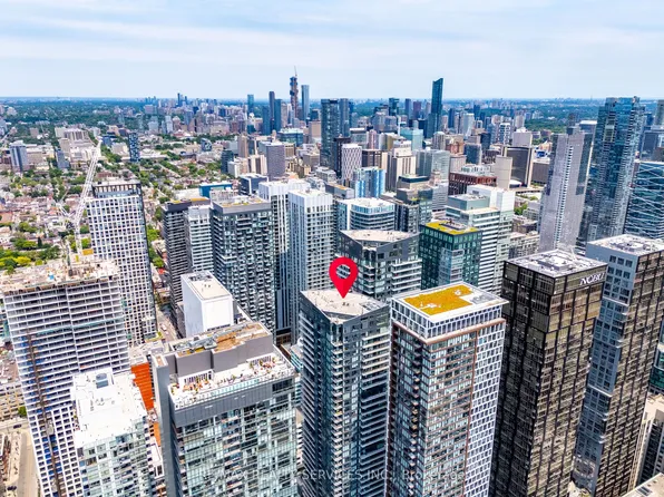 115 Blue Jays Way #915, Toronto, ON M5V 0N4