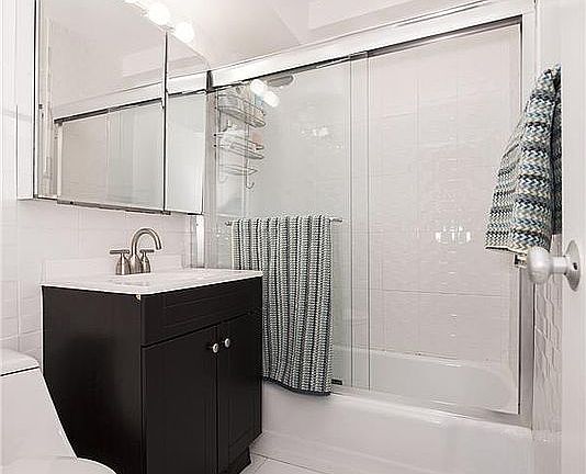 5th image of 303 W 66th St #6