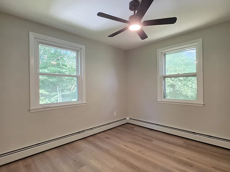  7 Chopmist Hill Rd 2ndflr 2b/1b Renovated Heatincluded! Laundry! Prkg — Photo 6