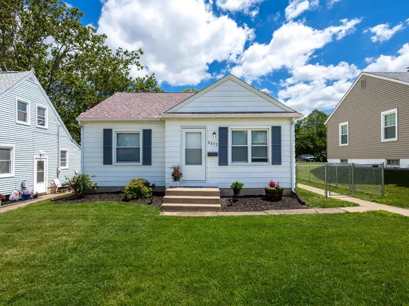 2517 Pacific St, Davenport, IA 52804