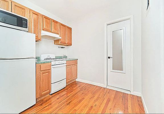 5th image of 456 9th Ave #13AB