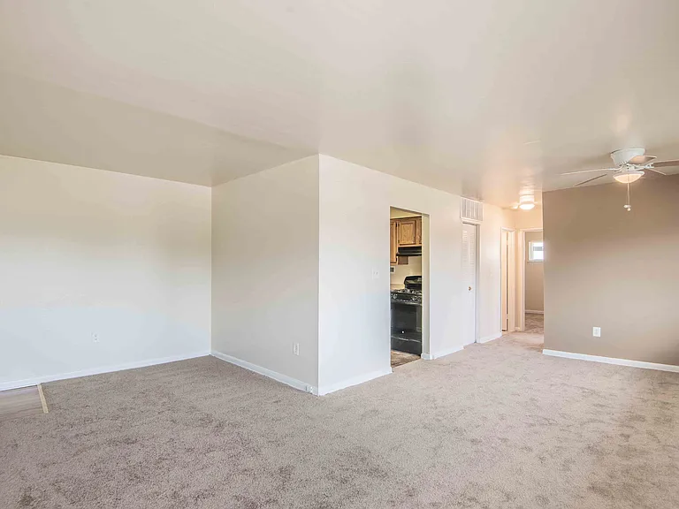 Greenlyn Apartments — Photo 6