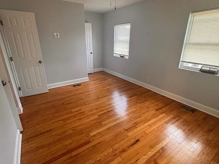 5200 Ready Ave — Photo 5