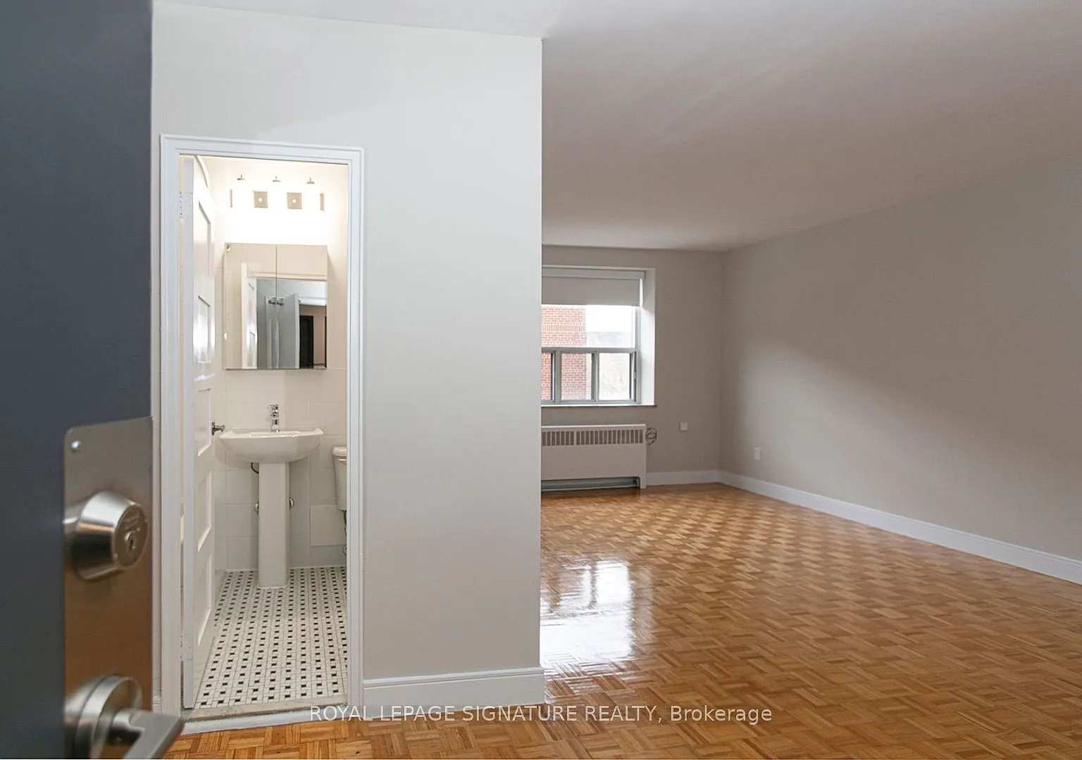 1291 Bayview Ave — Photo 3