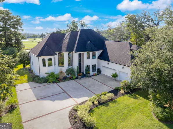 383 Oak Grove Island Dr, Brunswick, GA 31523