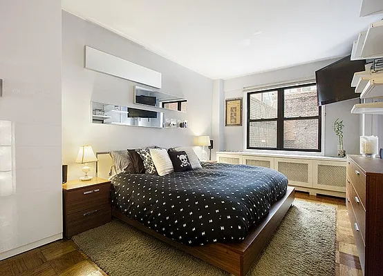 Sold by Warburg | media 17