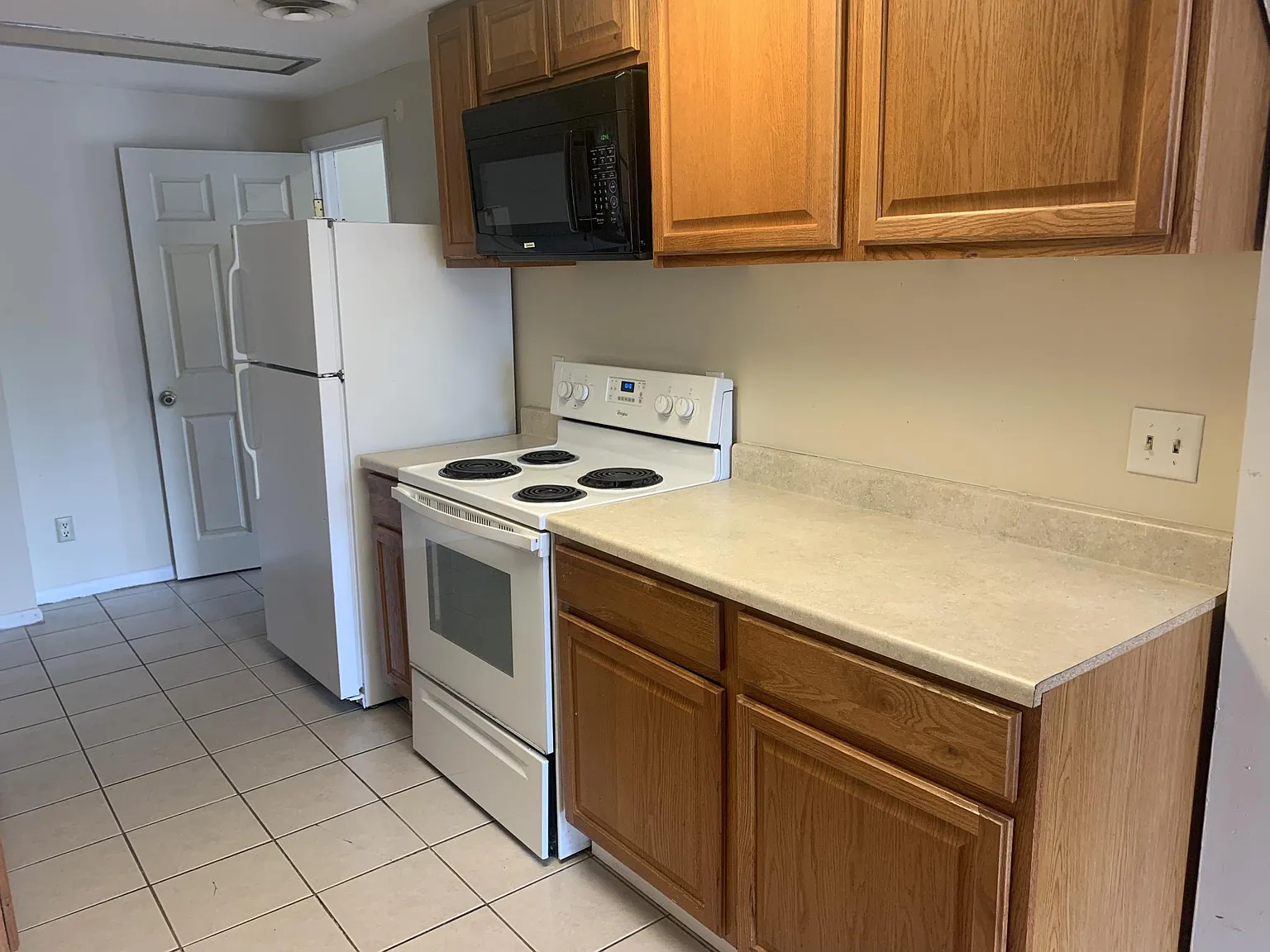 1 bed, 1000 sqft, $1,195 — Photo 4