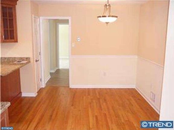 3rd image of 38 Harlech Dr
