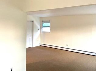 7 4th Ave #2, Kings Park, NY 11754