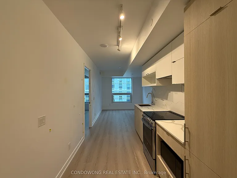 100 Queen St E #1812 — Photo 1
