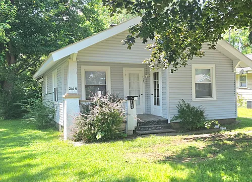 2106 W Walnut St Photo 1 2106 W Walnut St Photo 1