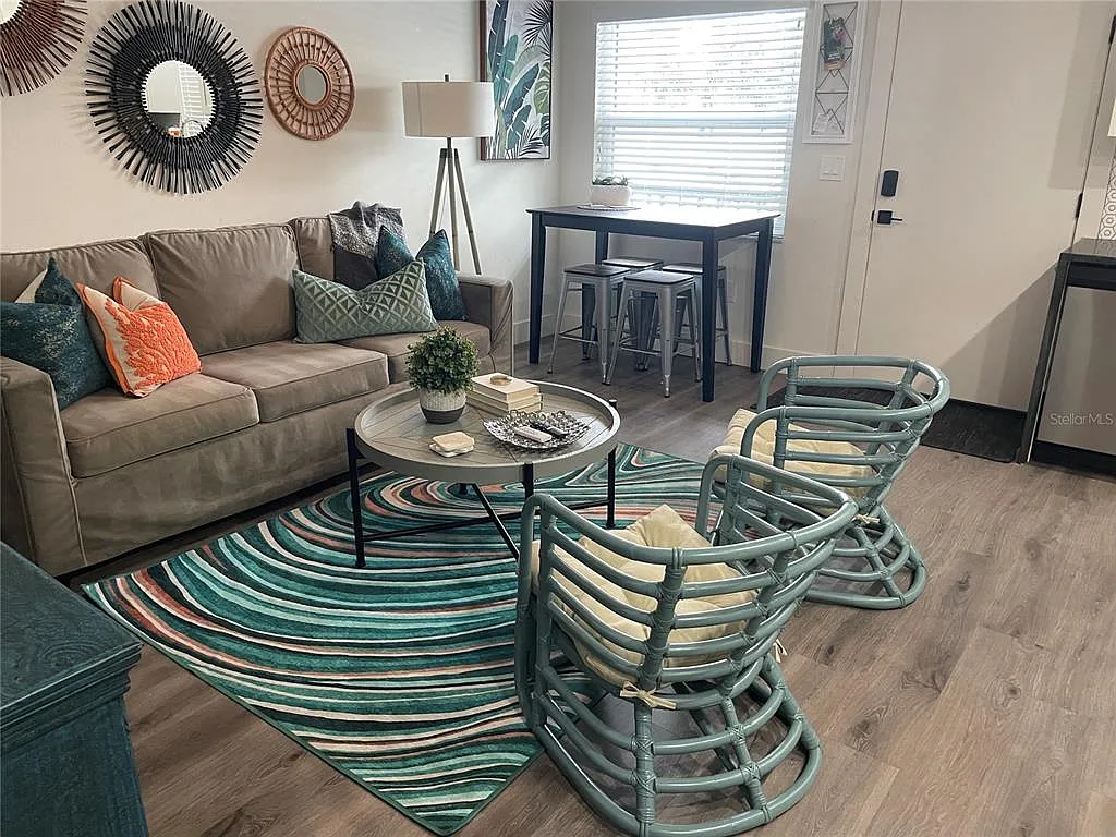 1 bed, 1.0 bath, 425 sqft, $1,875 — Photo 2