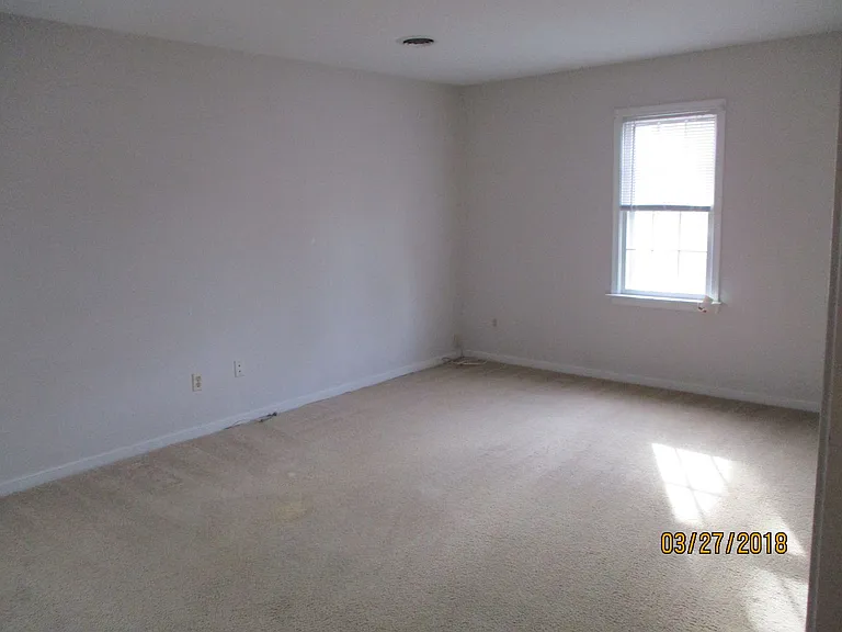 1912 Millsap Ln — Photo 8