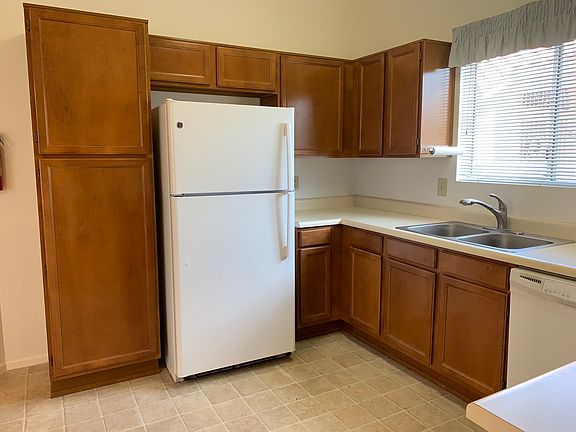 4th image of 2121 N Nightshade Dr