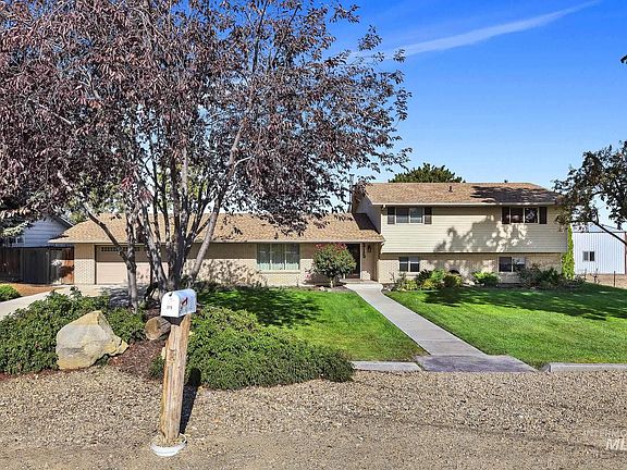 4th image of 315 E Pat Ln