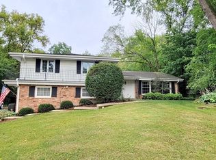 1420 Helene Dr, Brookfield, WI 53045