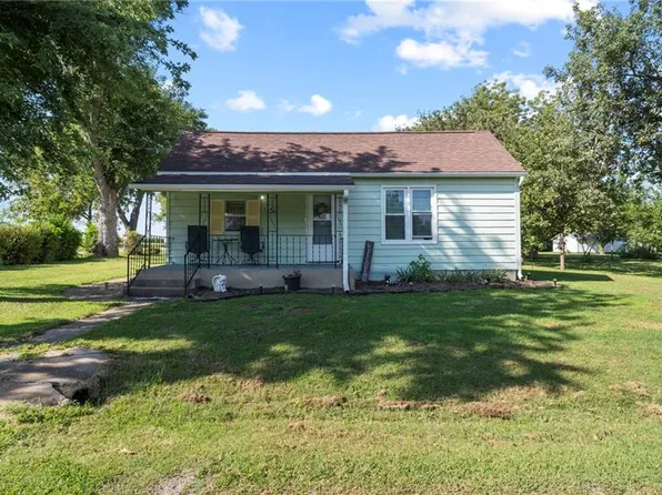244 Locust St, Everest, KS 66424