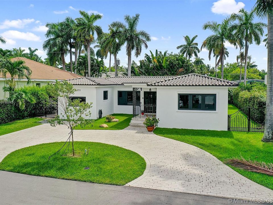 Frontage on Center Bay Dr. 