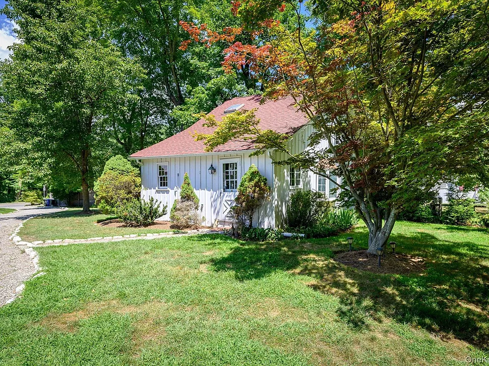 459 Old Post Rd