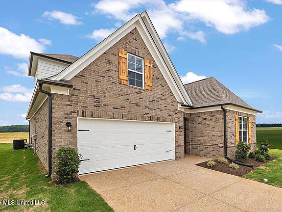 2nd image of 957 Coahoma Ct