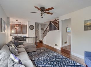 102 Kress View Dr, Oakdale, PA