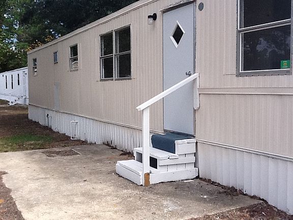 2nd image of 1709 Sandown Ln