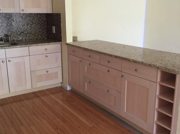 1261 Island Dr APT 102, Ann Arbor, MI 48105