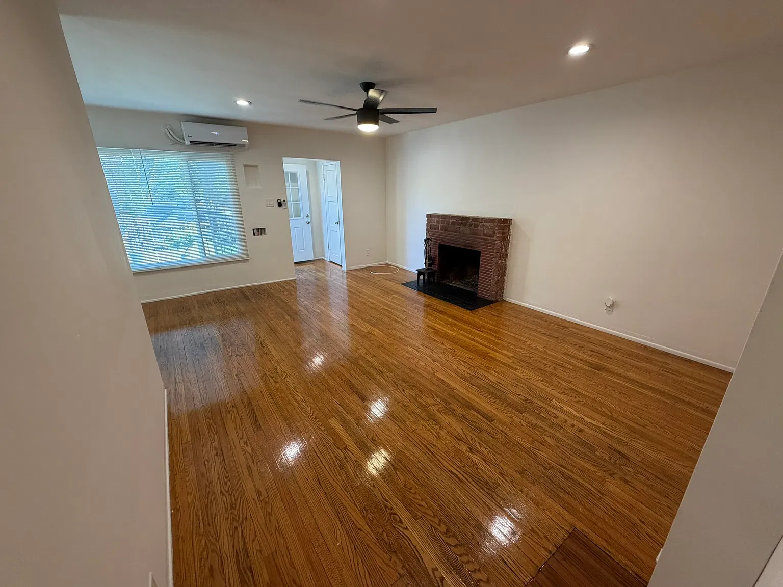 1 bed, 850 sqft, $2,500 — Photo 2