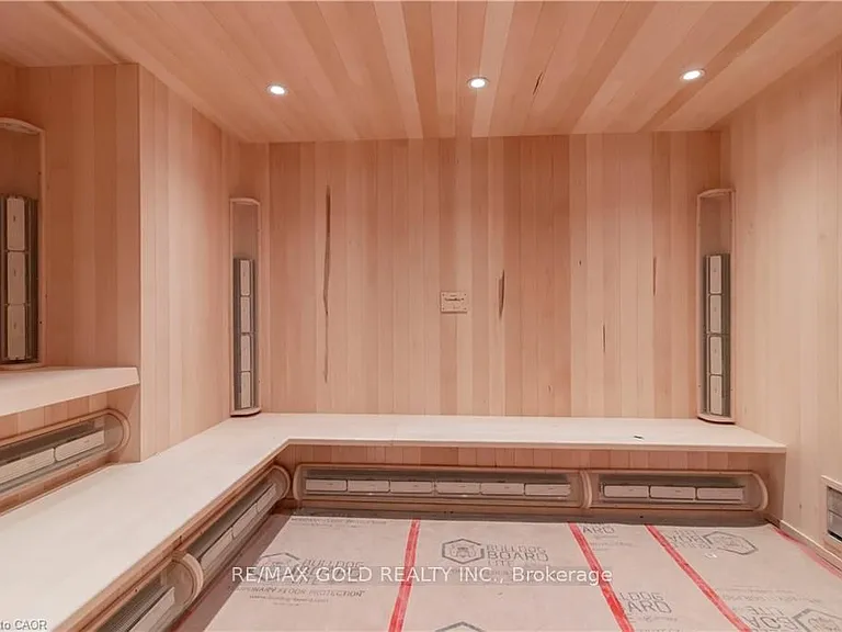 25 Wellington St S #2209 — Photo 12