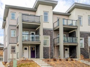 122 E Spring Creek Cmn SW, Calgary, AB T3H 6E2