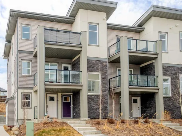 122 E Spring Creek Cmn SW, Calgary, AB T3H 6E2