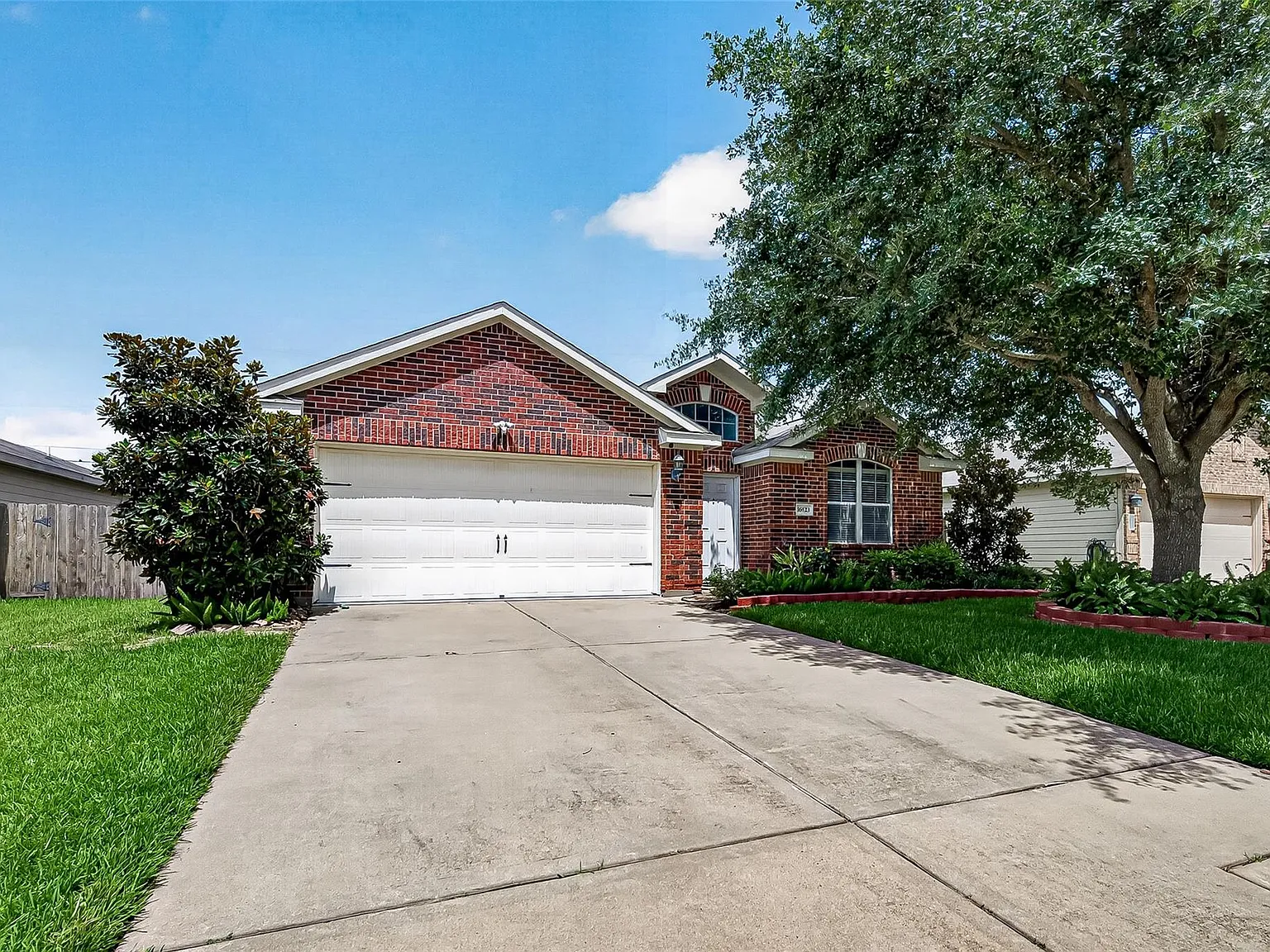 3 bed, 2.0 bath, 1414 sqft, $1,950 — Photo 2