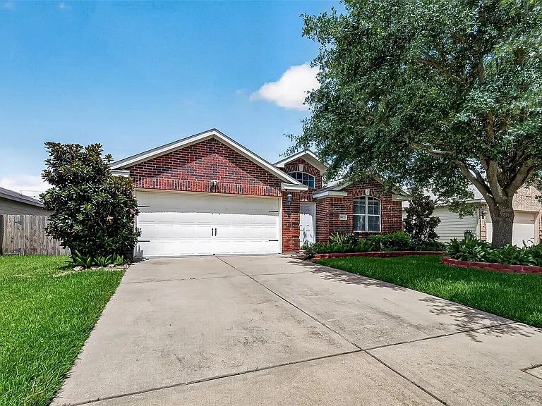 16123 Ducktail Ln — Photo 2