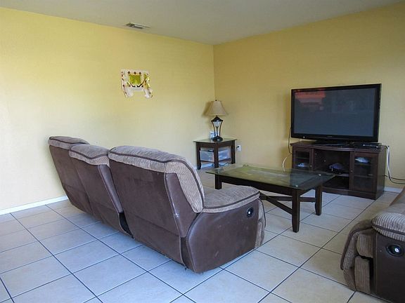 3rd image of 1142 Rivera Dr