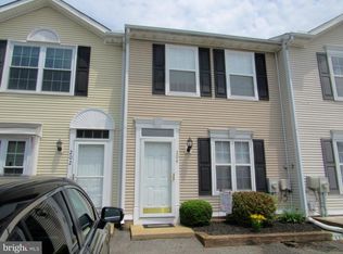 204 Fieldstone Ln, Newark, DE 19702