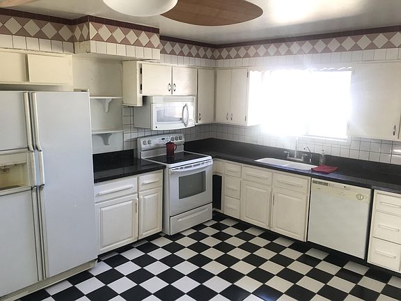 4th image of 1658 W Crescent Ave