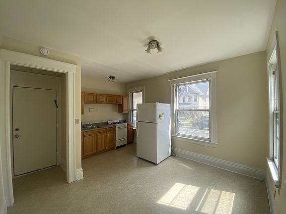 2nd image of 5 Madison St #1