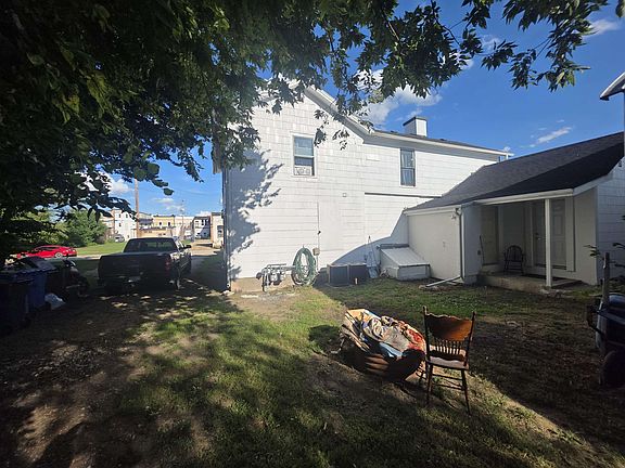 5th image of 1007 E 2nd Ave
