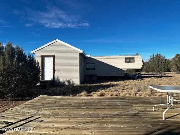 37916C W Howling Coyote Rd, Seligman, AZ 86337