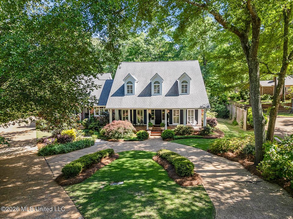 1st image of 428 Autumn Oak Dr