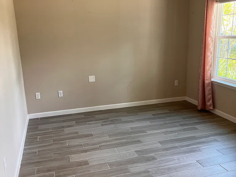 10223 Moran Ct — Photo 3